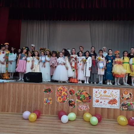 В Центре творчества детей и юношества, согласно плану воспитательной работы прошёл праздник «Осенний бал»
