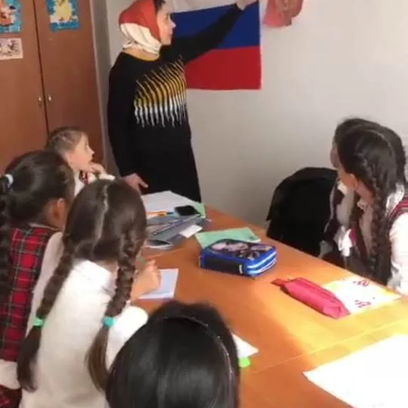 Сегодня, директор Центра творчества посетила объединения "Весёлые нотки" и "Петелька", базирующиеся в СОШ 30 с.п.Сагопши.